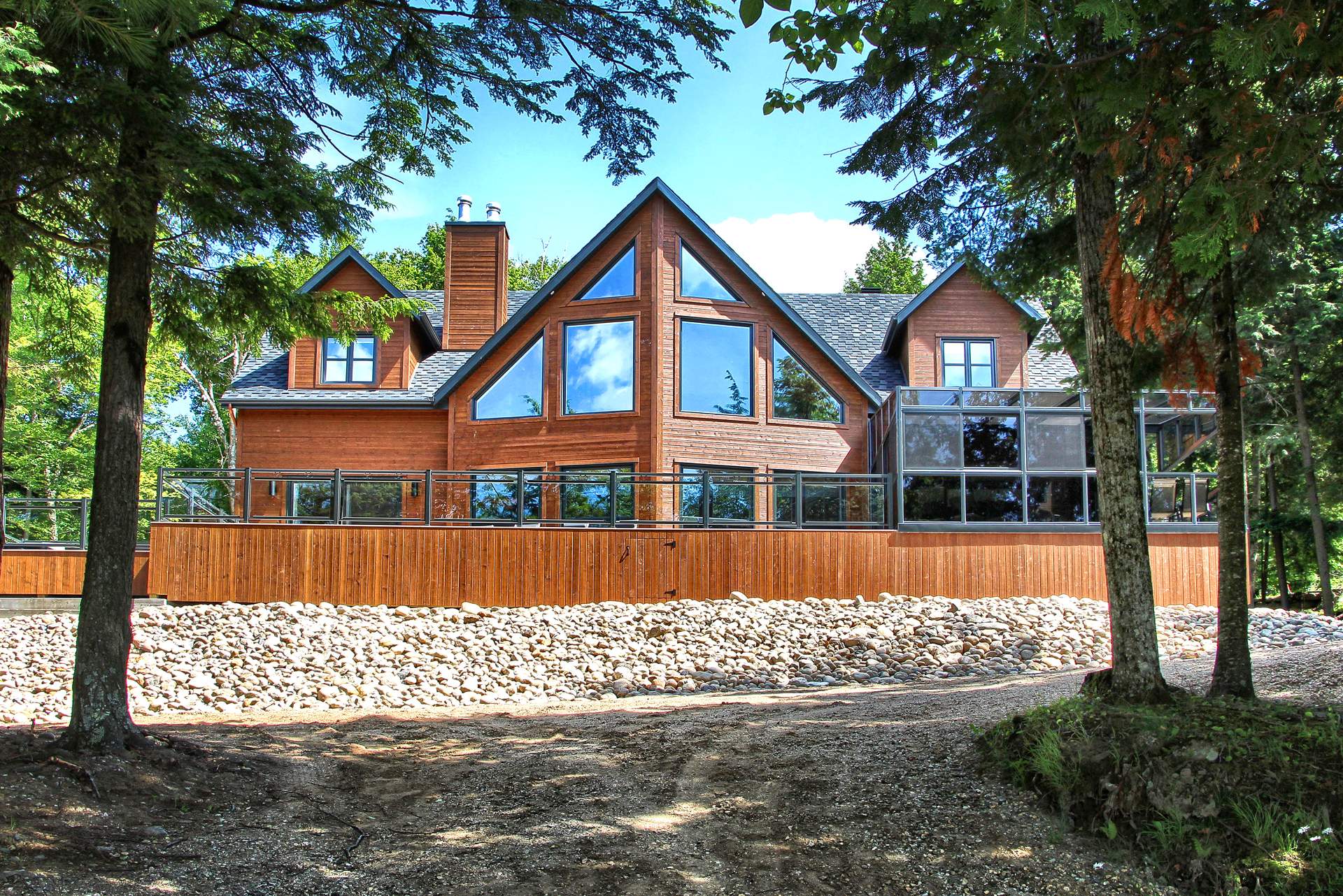 Époustouflant chalet de luxe au Lac Simon en Outaouais Montreal/Centre